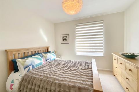 14 Blake Road, Cirencester, GL7 2EG