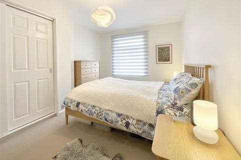 14 Blake Road, Cirencester, GL7 2EG