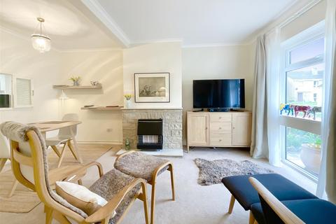 14 Blake Road, Cirencester, GL7 2EG