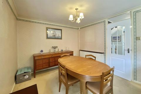 3 bedroom terraced house for sale, Arnolds Way, Cirencester