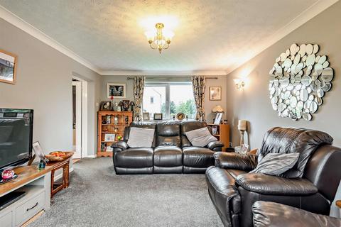 4 bedroom detached house for sale, Oak Way, South Cerney