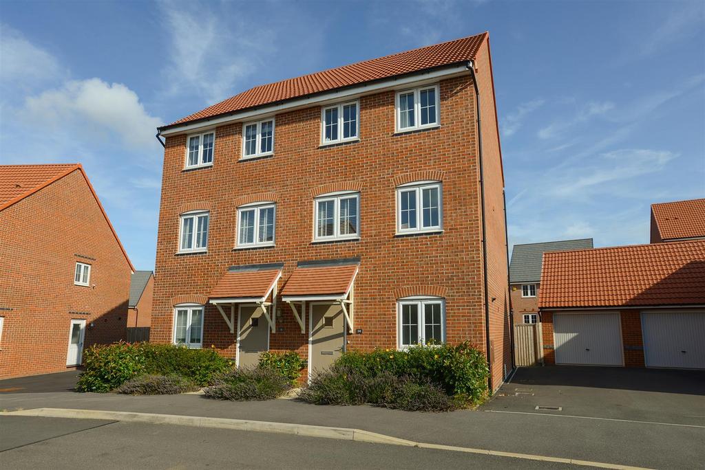 Bluebell Avenue, Cotgrave 4 bed townhouse for sale £320,000