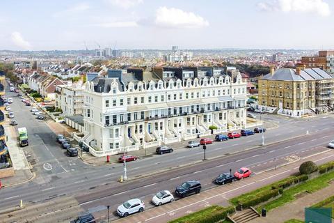 2 bedroom house for sale, Kingsway, Hove Seafront