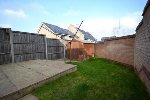 3 bedroom end of terrace house to rent, Fleming Way, Haverhill CB9