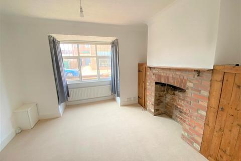 2 bedroom terraced house to rent, Station Road, Paddock Wood