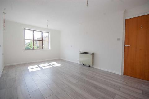 1 bedroom retirement property for sale, Balmoral Court, Springfield Road, City Centre, Chelmsford, CM2