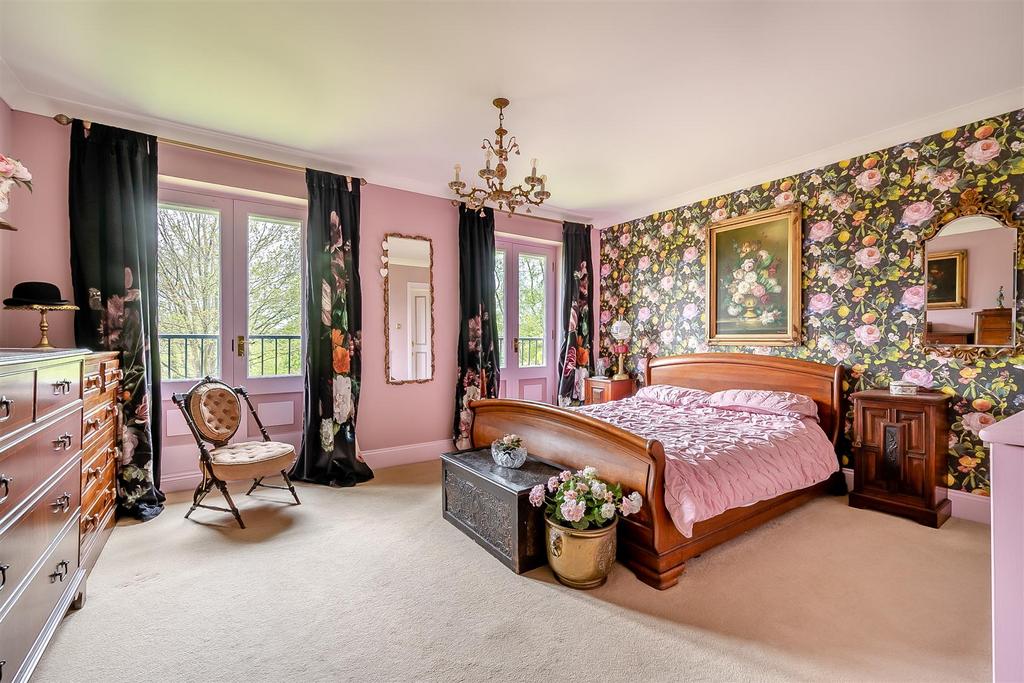 8593517-interior44.jpg