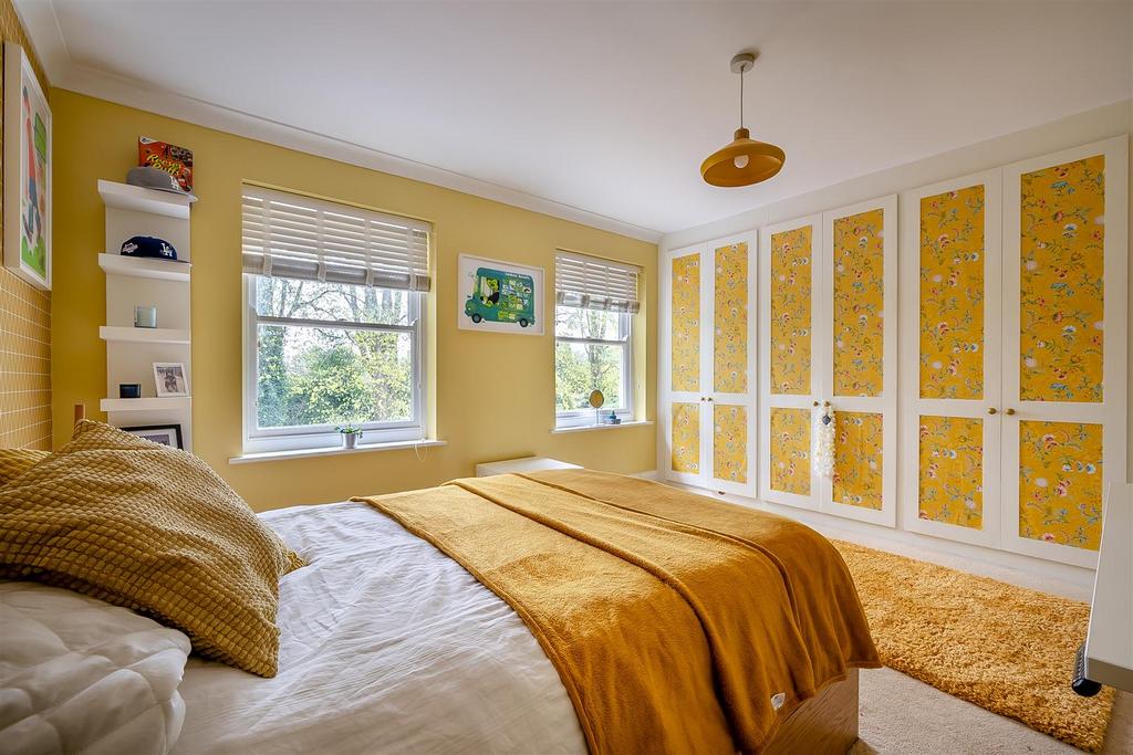 8593517-interior34.jpg