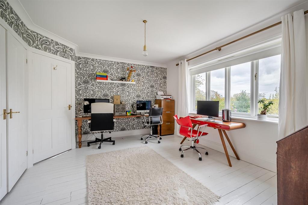 8593517-interior37.jpg