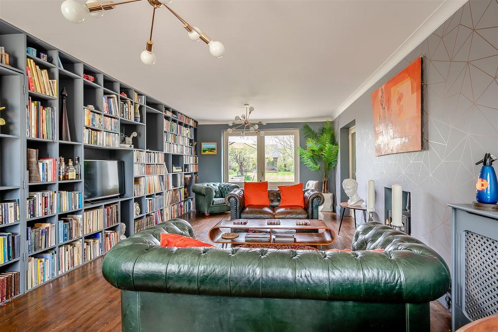8593517-interior29.jpg