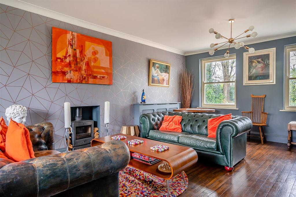 8593517-interior33.jpg