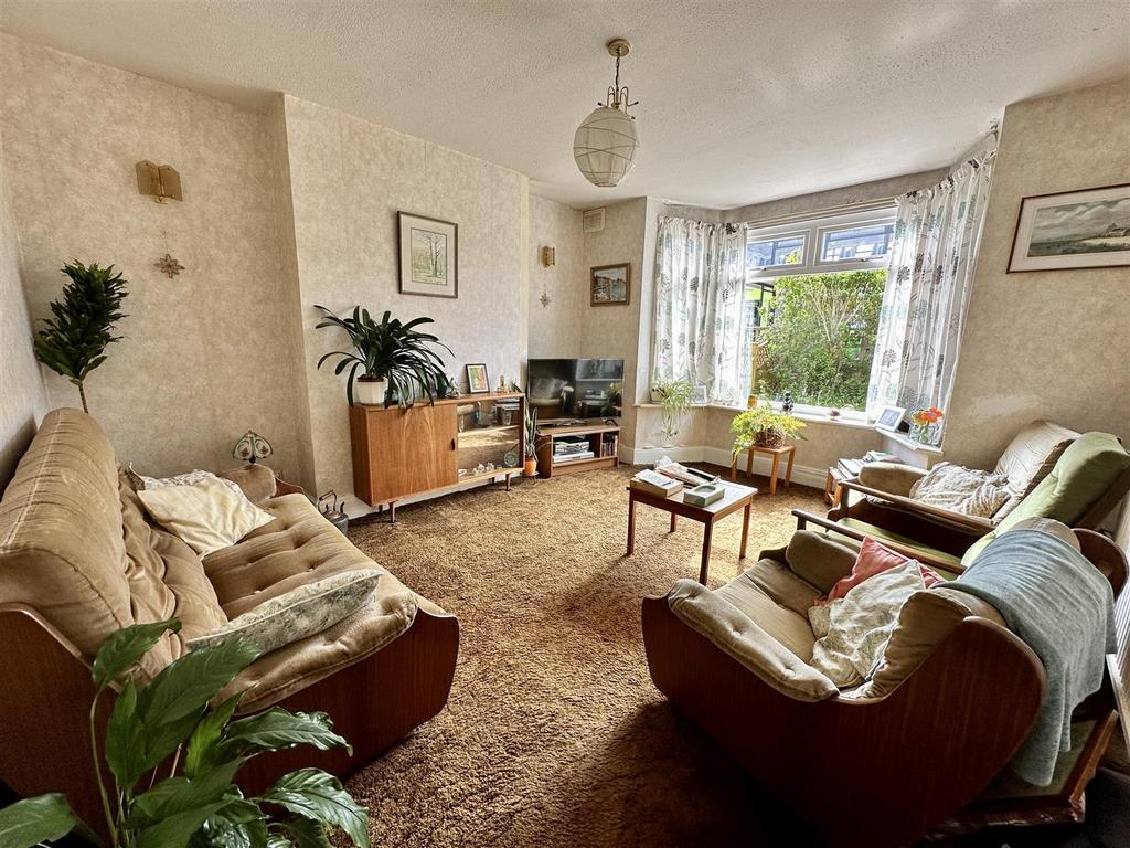 Newport Road, Cowes 4 bed semidetached house for sale £325,000