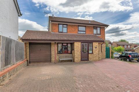 10 Leney Road, Wateringbury, Maidstone, ME18 5DQ