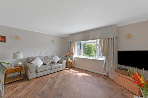 10 Leney Road, Wateringbury, Maidstone, ME18 5DQ