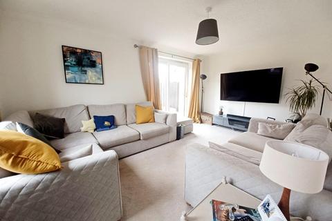 45 Lantern Close, Berkeley, GL13 9DE