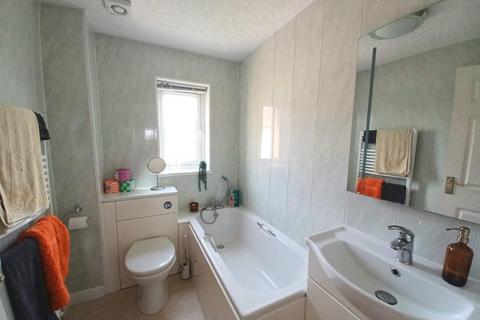 45 Lantern Close, Berkeley, GL13 9DE