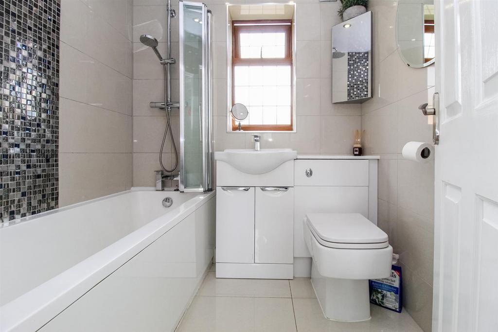 Bathroom/w.c.