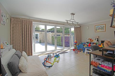 4 bedroom detached house for sale, Rainer Close, Cheshunt, Waltham Cross