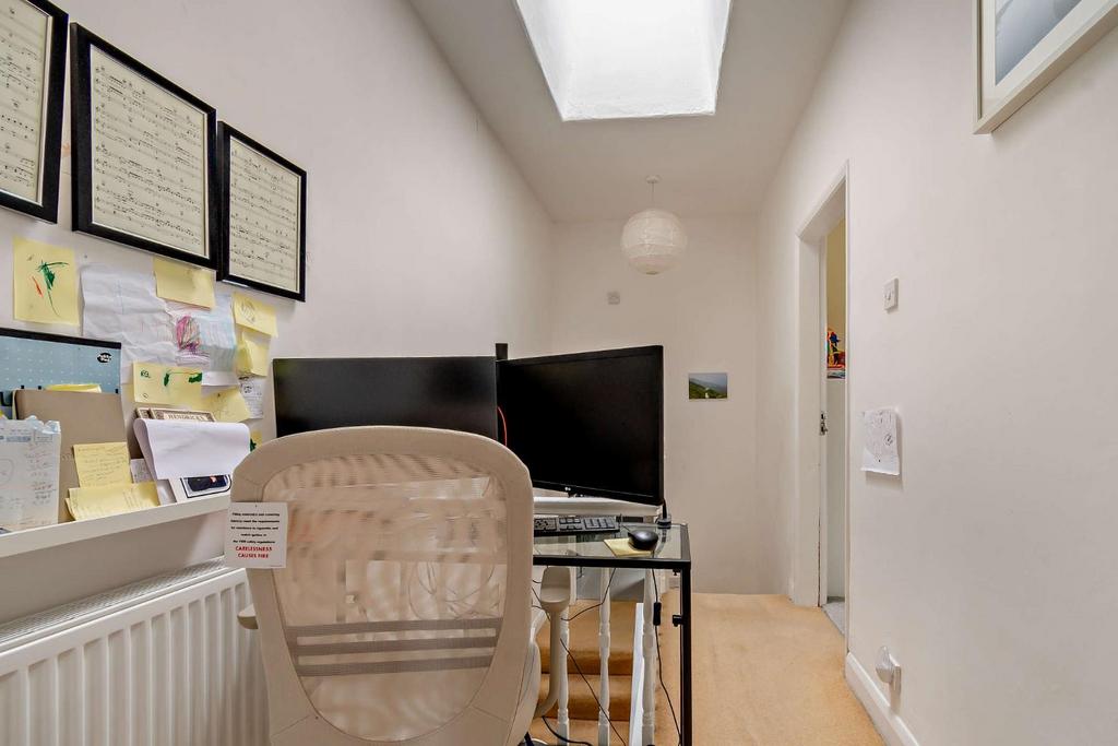 8596005-interior03-800.jpg