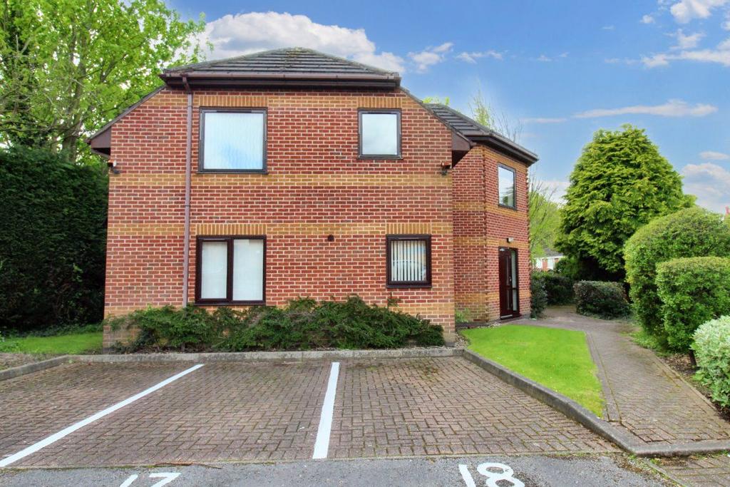 Park View Court Chilwell Ng9 4ef 2 Bed Apartment £825 Pcm £190 Pw