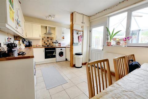 3 bedroom semi-detached house for sale, Hexham Avenue, Ilkeston