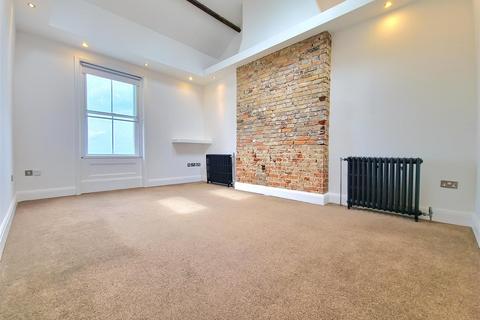 2 bedroom flat to rent, Fort Crescent, Margate, CT9