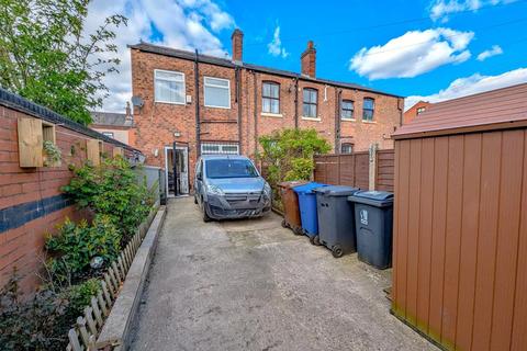 2 bedroom end of terrace house for sale, Firs Lane, Leigh