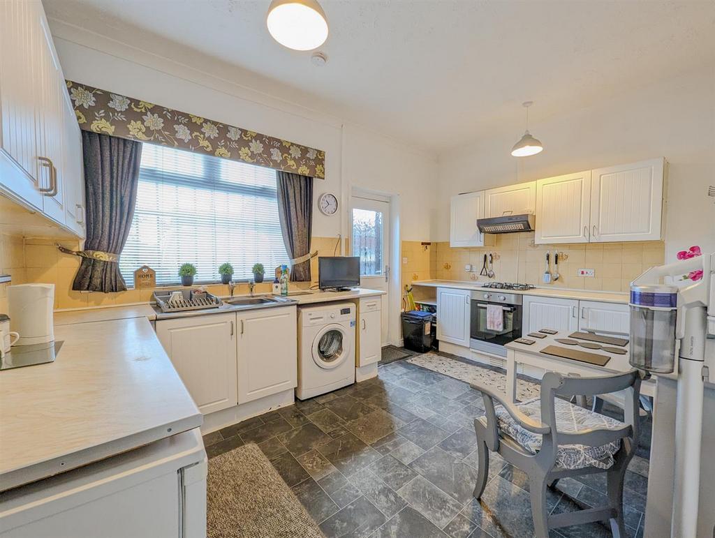 Dining kitchen