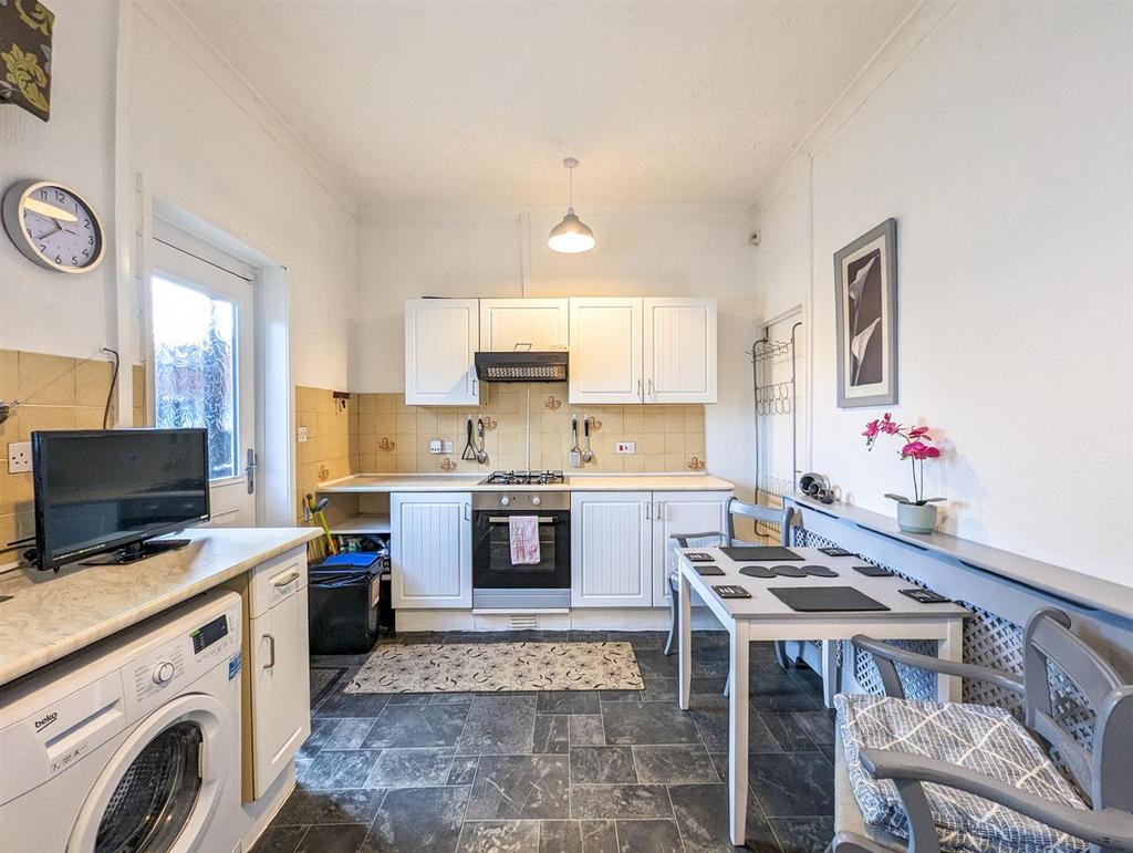 Dining kitchen