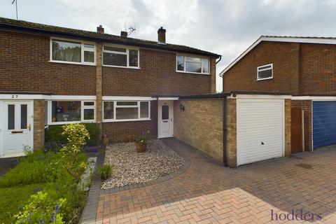 28 Crofton Close, Ottershaw, Chertsey, KT16 0LR