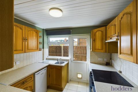 28 Crofton Close, Ottershaw, Chertsey, KT16 0LR