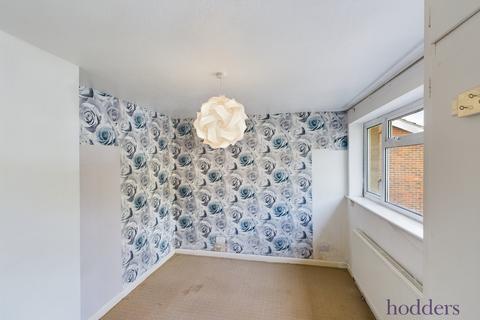 28 Crofton Close, Ottershaw, Chertsey, KT16 0LR
