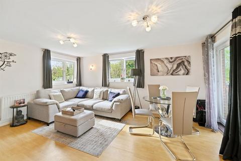 2 bedroom apartment for sale, Salisbury Court, Marlborough Drive, Langdon Hills SS16 6GA
