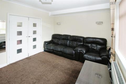 3 bedroom semi-detached house for sale, Leafield Crescent, Bradford BD2