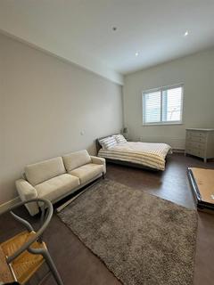 2 bedroom flat to rent, Blackburn Road, London NW6
