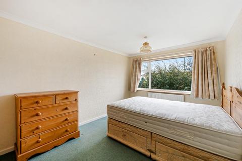 4 bedroom semi-detached house for sale, King Lane, Leeds LS17