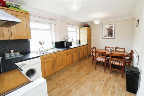 4 bedroom terraced house for sale, Parkway, Bradford BD5