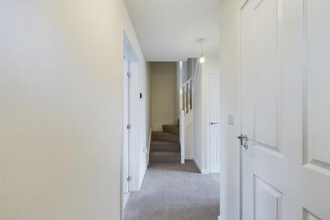 4 bedroom semi-detached house to rent, Shield Way, Scarborough YO11