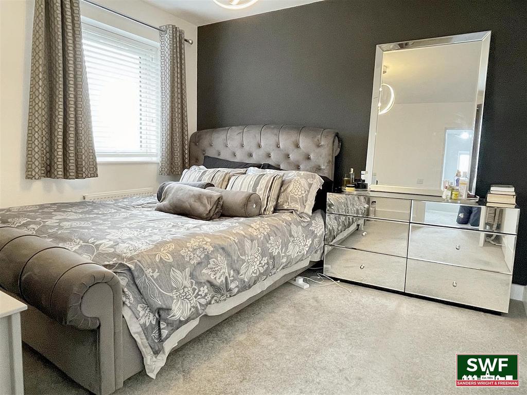Bed1 (7).jpg