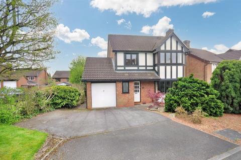 4 bedroom detached house for sale, Fernie Close, Stone