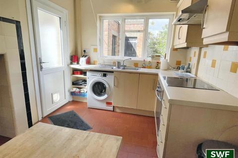 113 Canterbury Road, Penn, Wolverhampton, WV4 4EQ