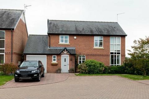 4 bedroom detached house to rent, St. Clements Court, Crewe CW2