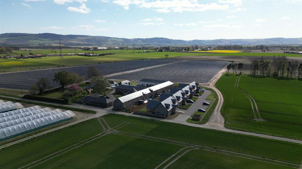 DJI 0622.00 00 17 21.Still003.jpg