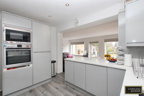 3 bedroom chalet for sale, Downham Road, Wickford