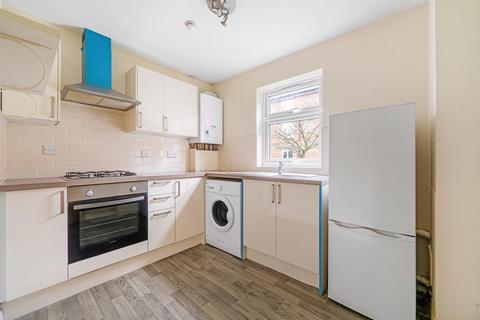 2 bedroom flat to rent, 1 Leithcote Path, SW16