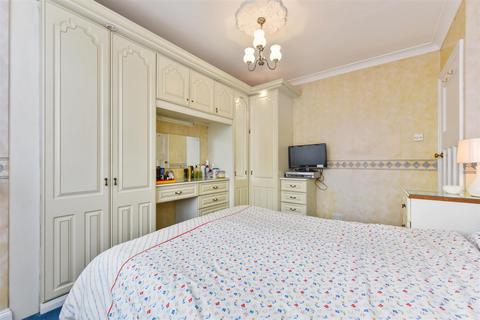 3 bedroom house for sale, Templecombe Way, Morden SM4