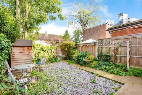 18 Durham Road, London, SW20 0TW