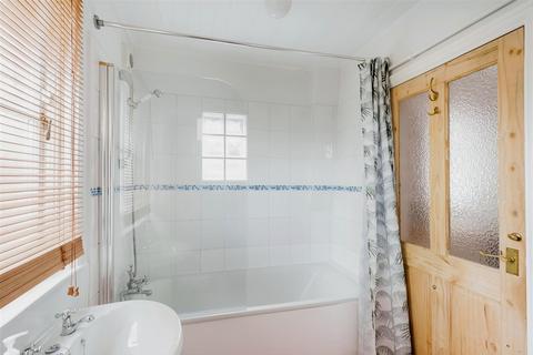 18 Durham Road, London, SW20 0TW