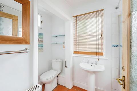 18 Durham Road, London, SW20 0TW