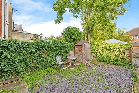 18 Durham Road, London, SW20 0TW